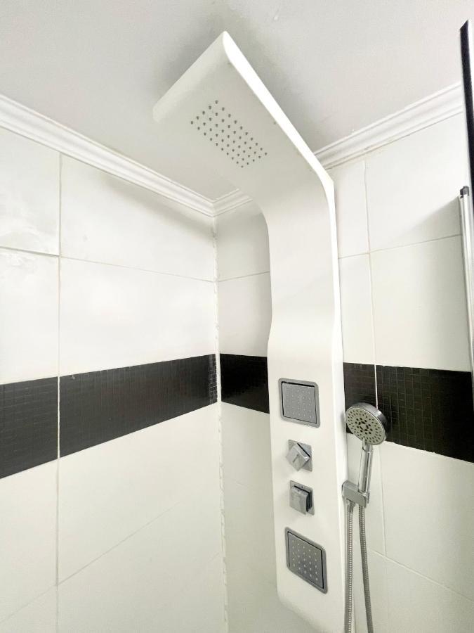 White 2 Bucareste Exterior foto