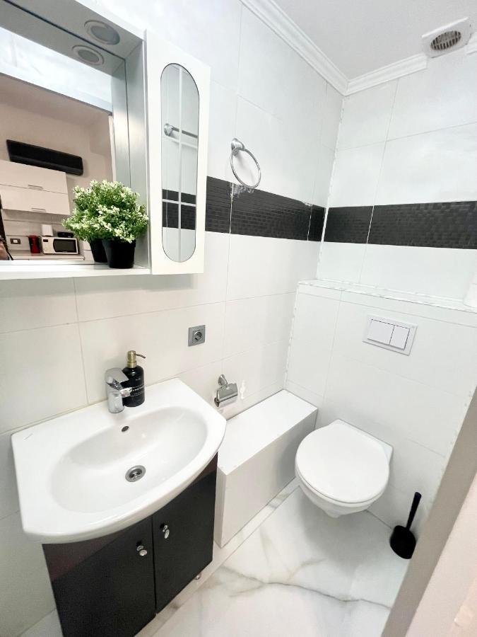 White 2 Bucareste Exterior foto